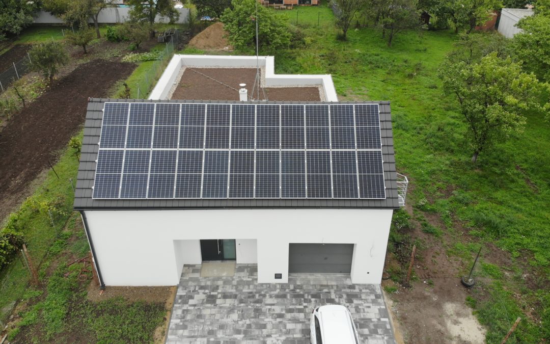 Hybridní FVE 9,9 kWp 11,6 kWh